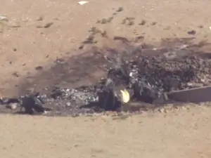 Two dead as small single-engine planes collide mid-air at Arizona airport