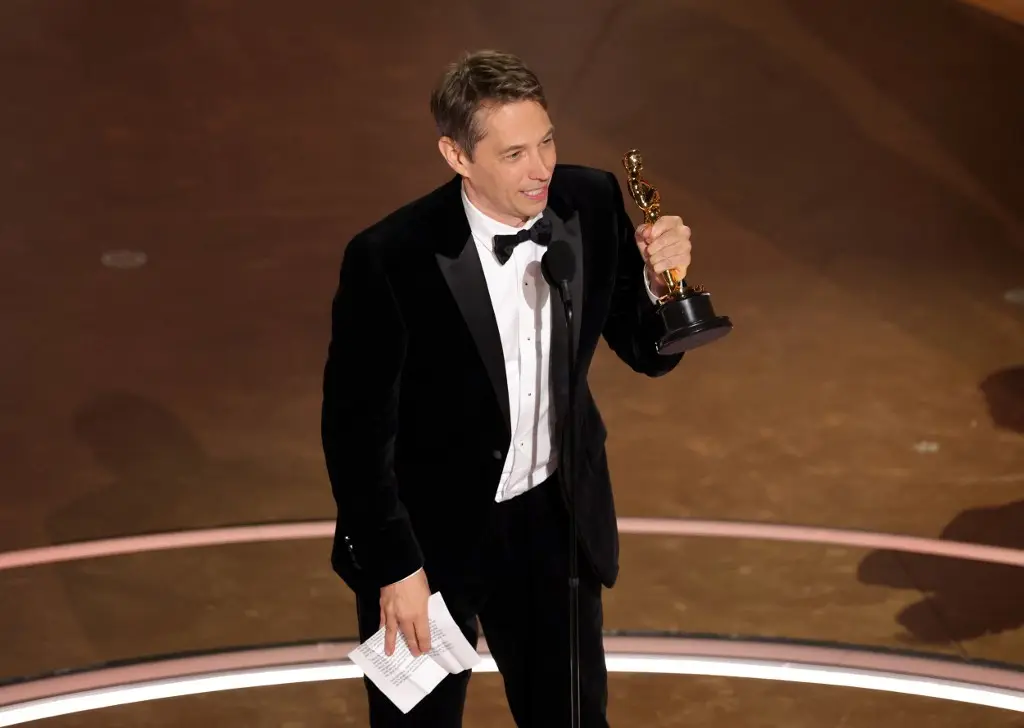 'Watch films in movie theatres' says Best Director Oscar winner Sean Baker in his acceptance speech 'Watch films in movie theatres' says Best Director Oscar winner Sean Baker in his acceptance speech