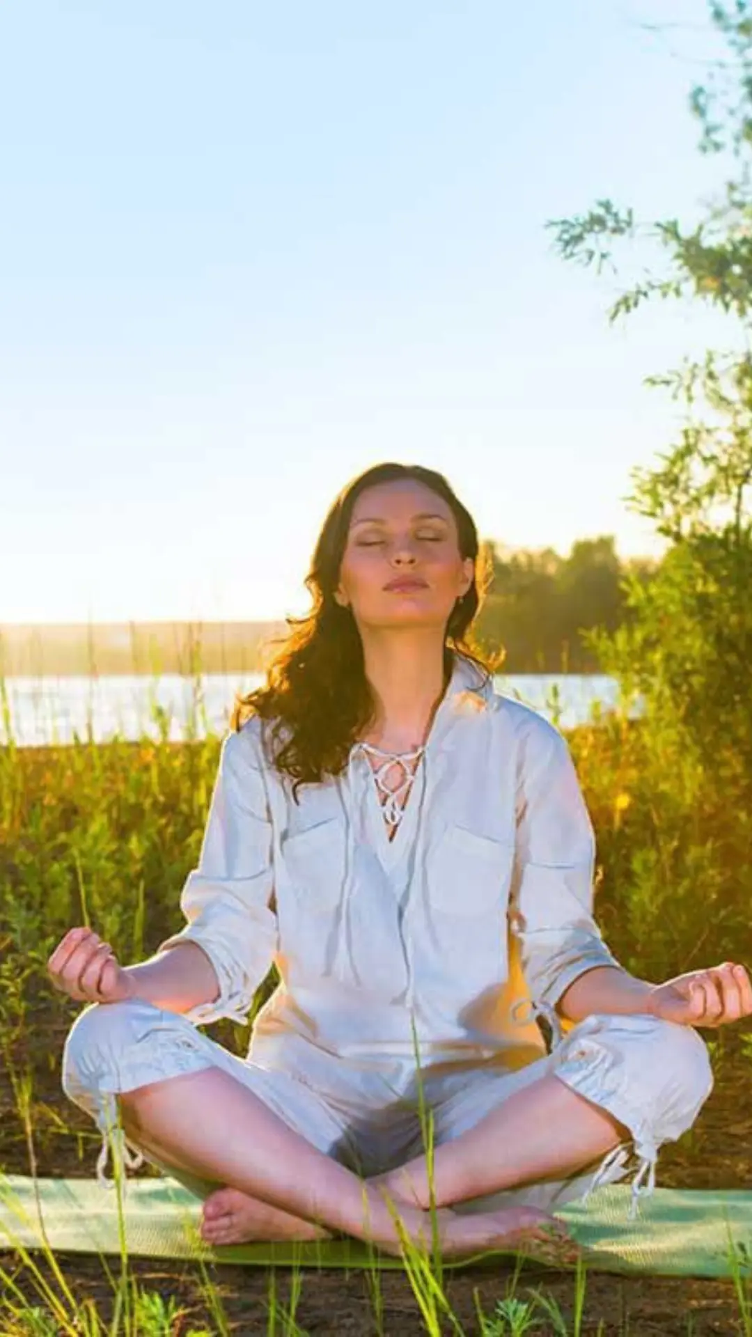 Walking vs Meditation: Which is better for mental health?