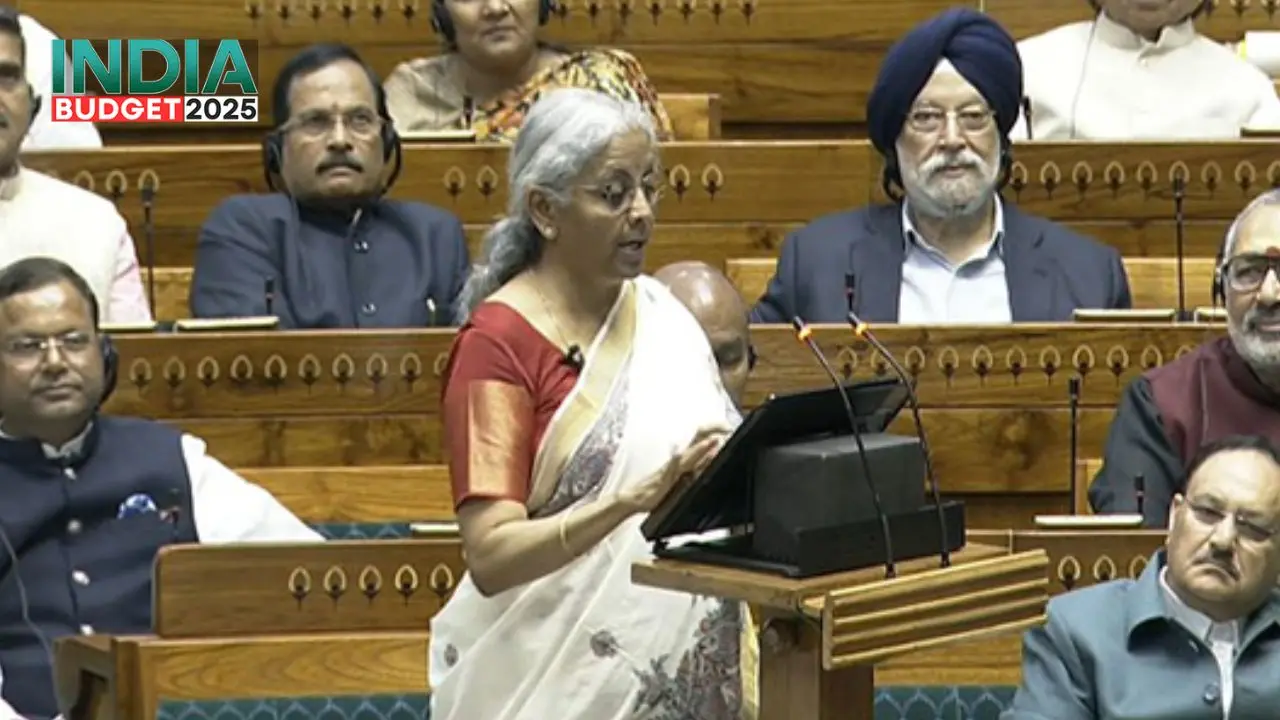 Union Budget 2025: FM Sitharaman proposes ID cards for gig workers, UPI-linked credit cards for street vendors Union Budget 2025: FM Sitharaman proposes ID cards for gig workers, UPI-linked credit cards for street vendors