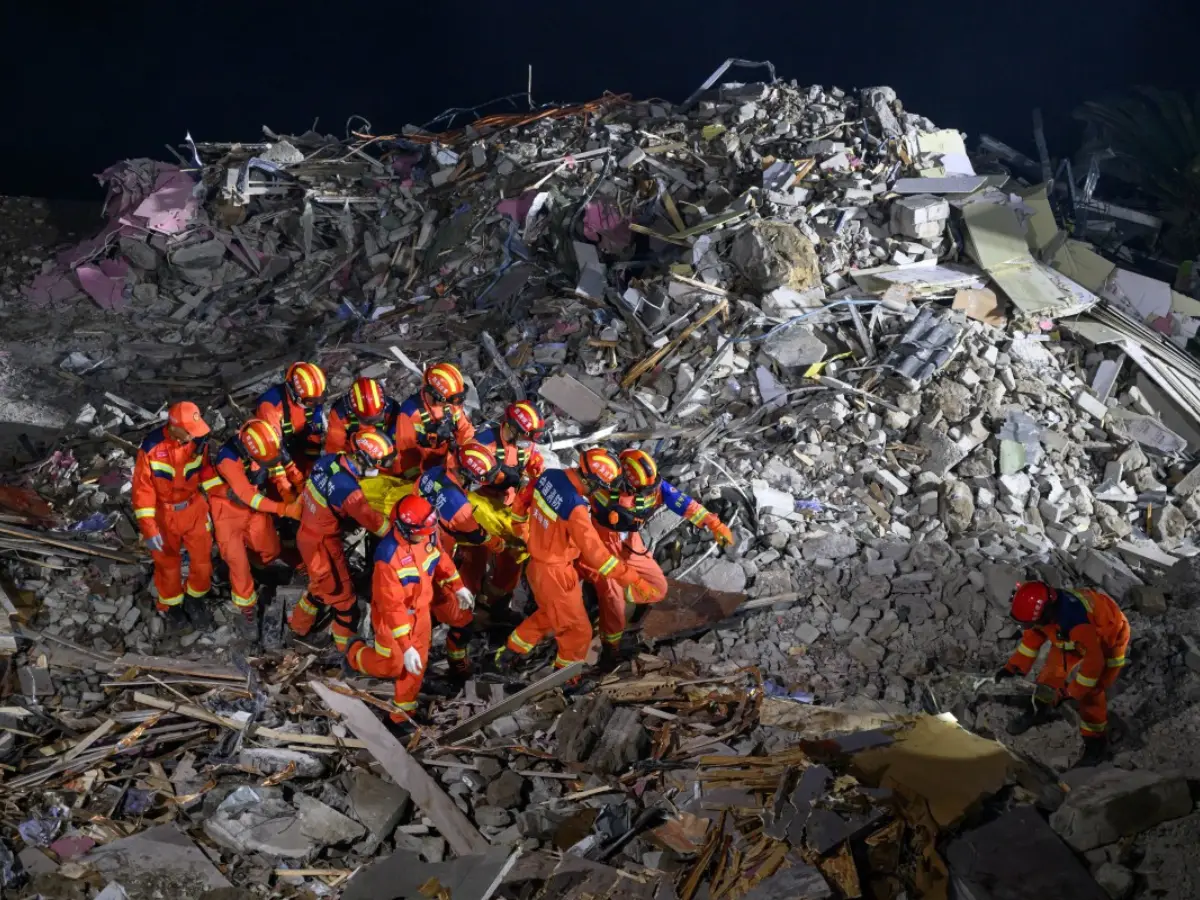 Death toll rises to 11 in China landslide as rescuers find 'no signs of life'