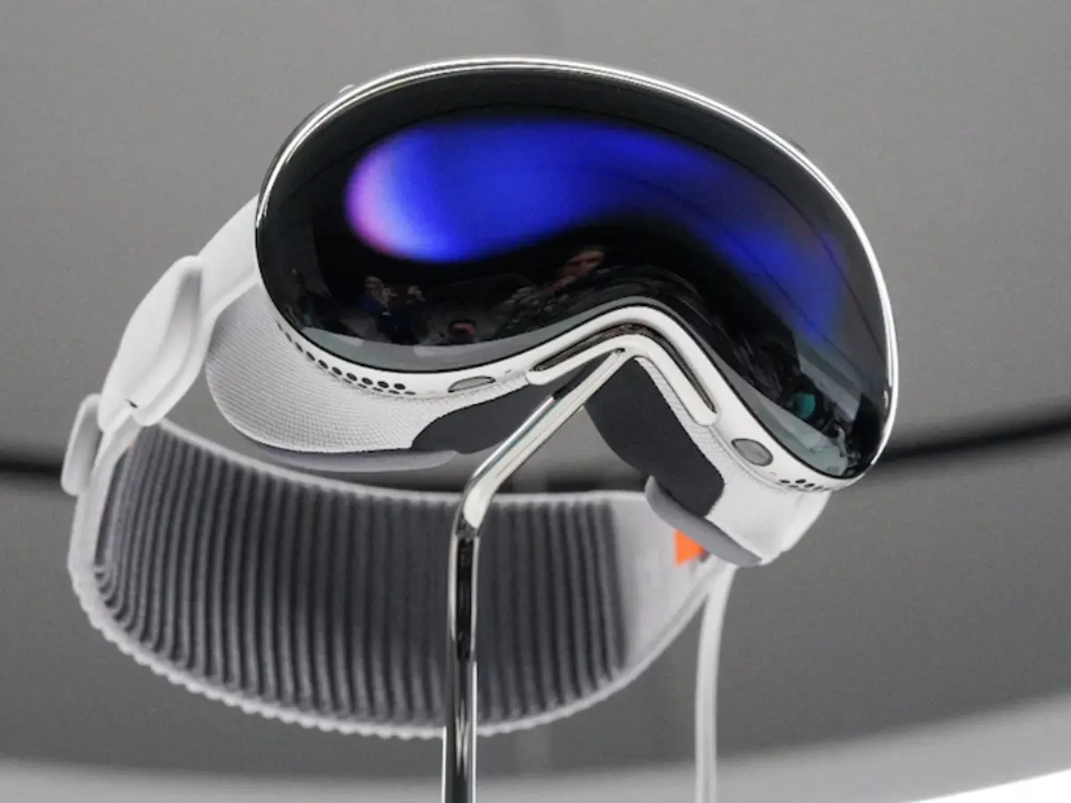Apple’s Vision for 2027: Smart Glasses, AI-Powered AirPods, and next ...