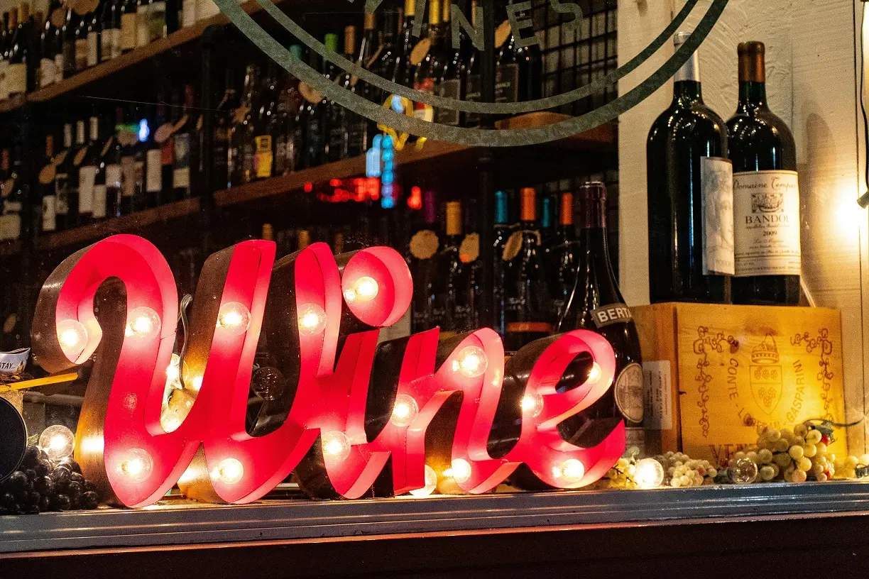 Spain seeking 10,000 volunteers to drink wine daily for 4 years, offers several benefits