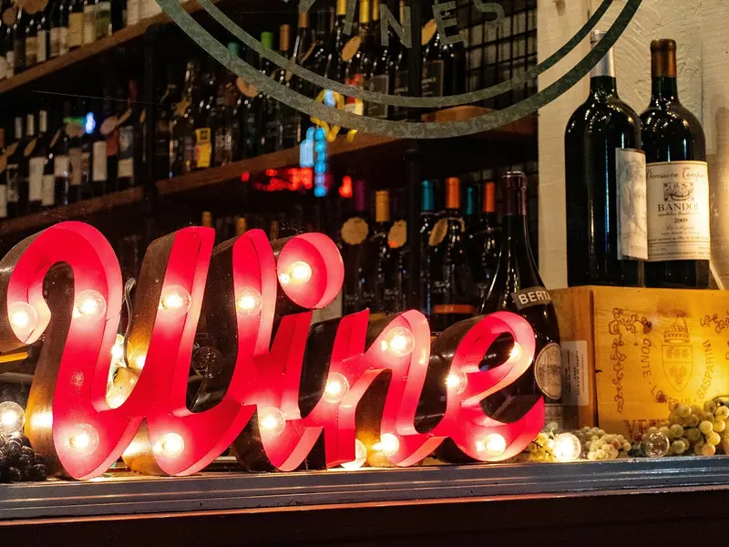 Spain seeking 10,000 volunteers to drink wine daily for 4 years, offers several benefits Spain seeking 10,000 volunteers to drink wine daily for 4 years, offers several benefits