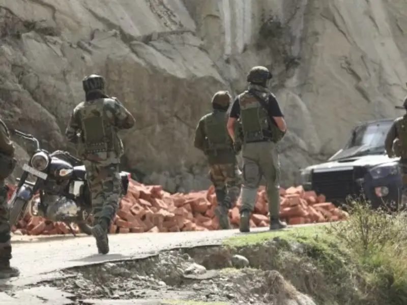 Gunfight breaks out between security forces and terrorists in J&K's Kishtwar Gunfight breaks out between security forces and terrorists in J&K's Kishtwar