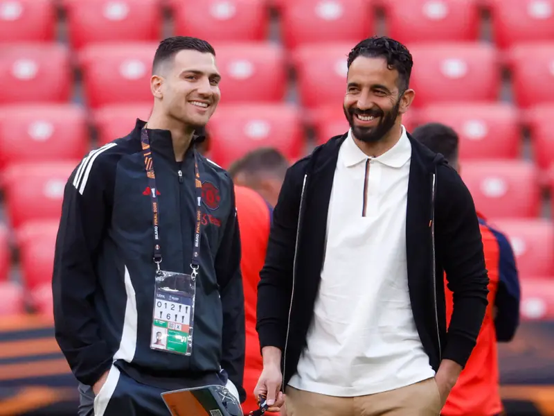 Man Utd boss Ruben Amorim ready to quit without payoff if board loses trust after Europa League defeat to Spurs Man Utd boss Ruben Amorim ready to quit without payoff if board loses trust after Europa League defeat to Spurs