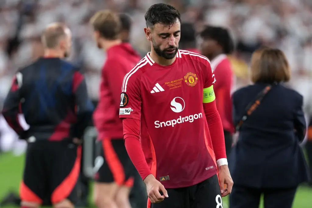 Captain Fernandes offers to leave Manchester United to help club rebuild