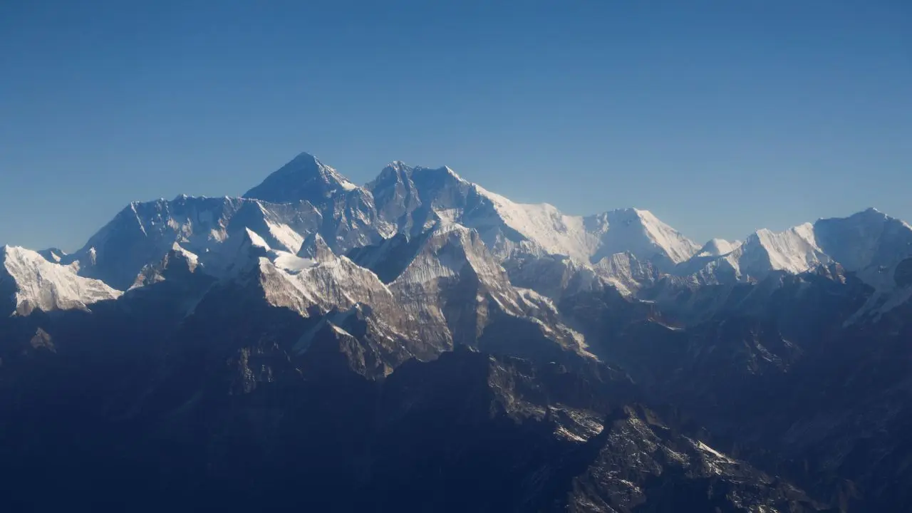 What is Xenon gas? British climbers conquer Everest using this groundbreaking method