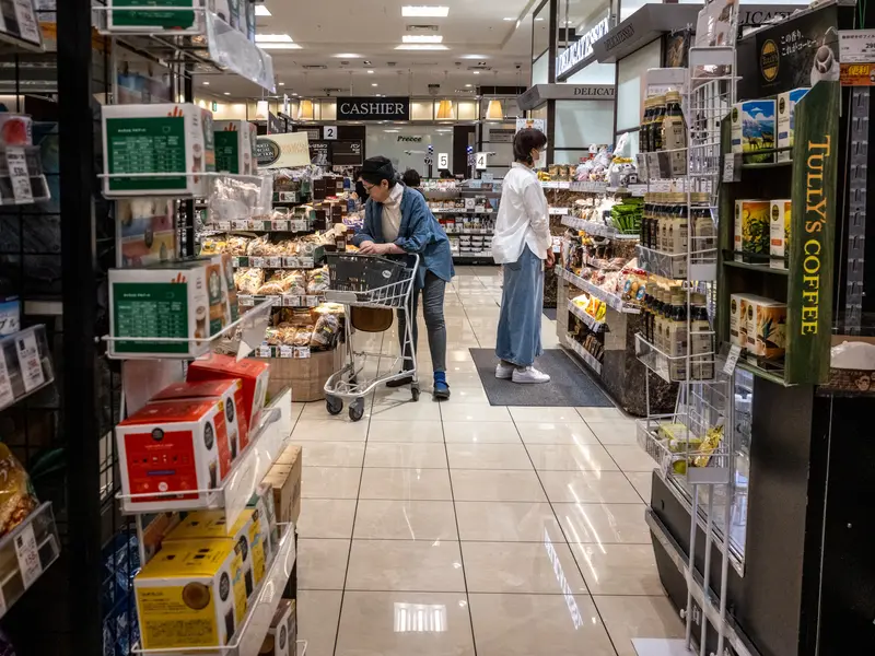 Japan's inflation surges to 3.5% in April amid soaring rice prices and trade tensions Japan's inflation surges to 3.5% in April amid soaring rice prices and trade tensions