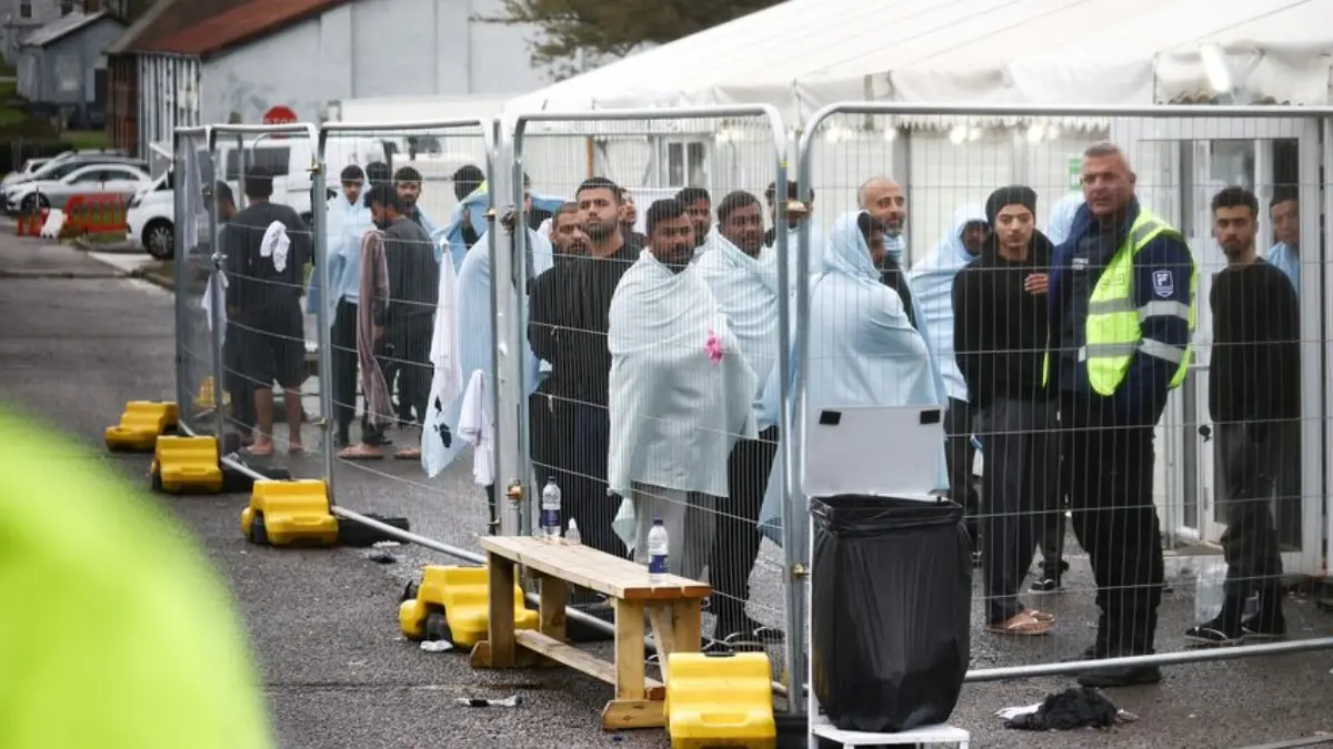     Pakistaner now the largest group of asylum seekers in Great Britain with 11,000 applications; The British minister promises 