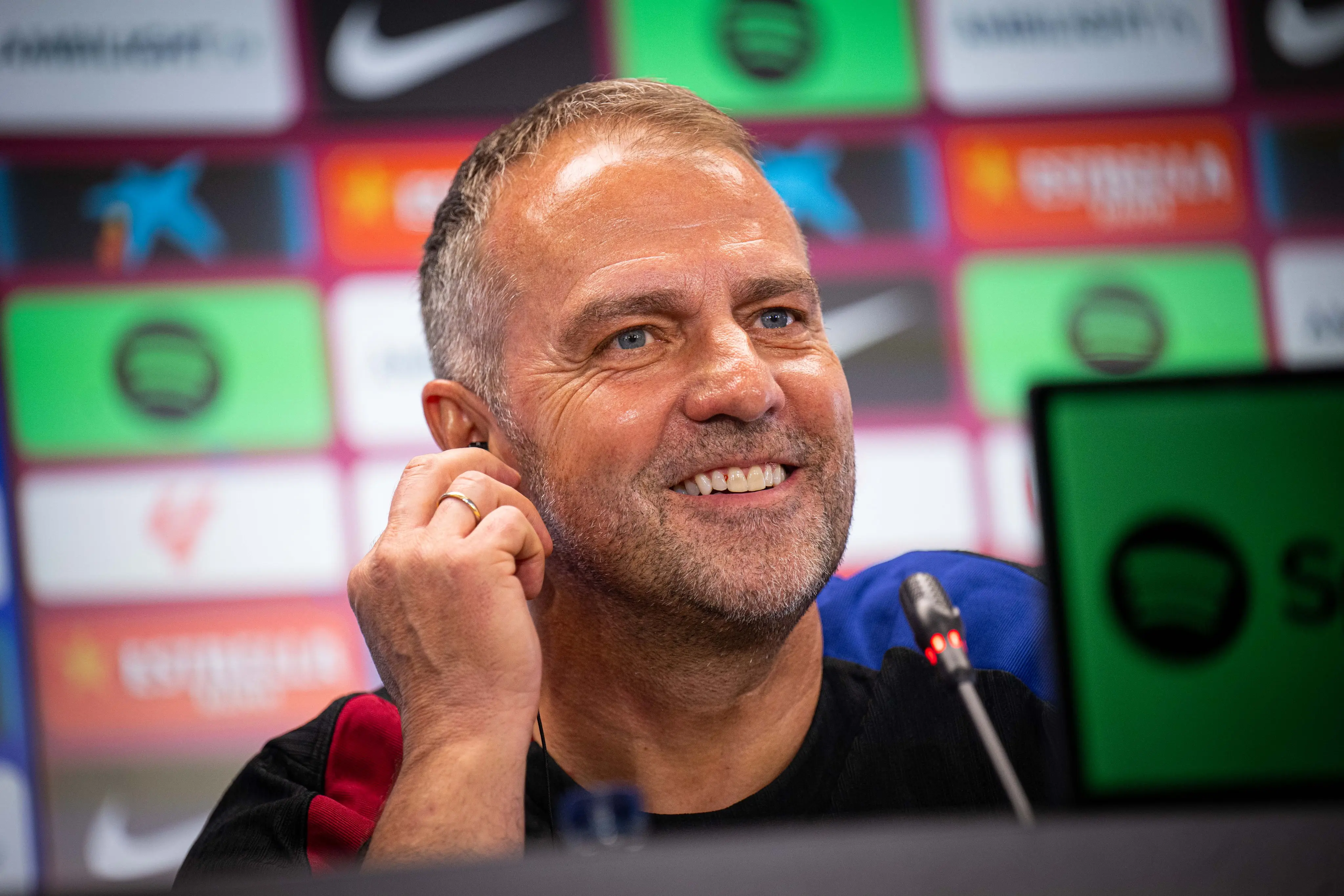 Barcelona coach Hansi Flick hails Luis Diaz and Marcus Rashford amid transfer rumours