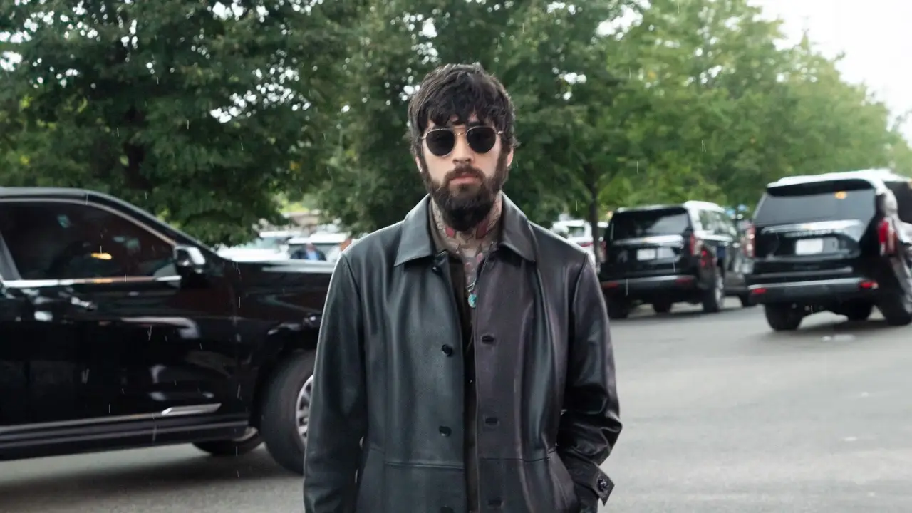 Former One Direction star Zayn Malik looks unrecognisable in new post | See pic Former One Direction star Zayn Malik looks unrecognisable in new post | See pic