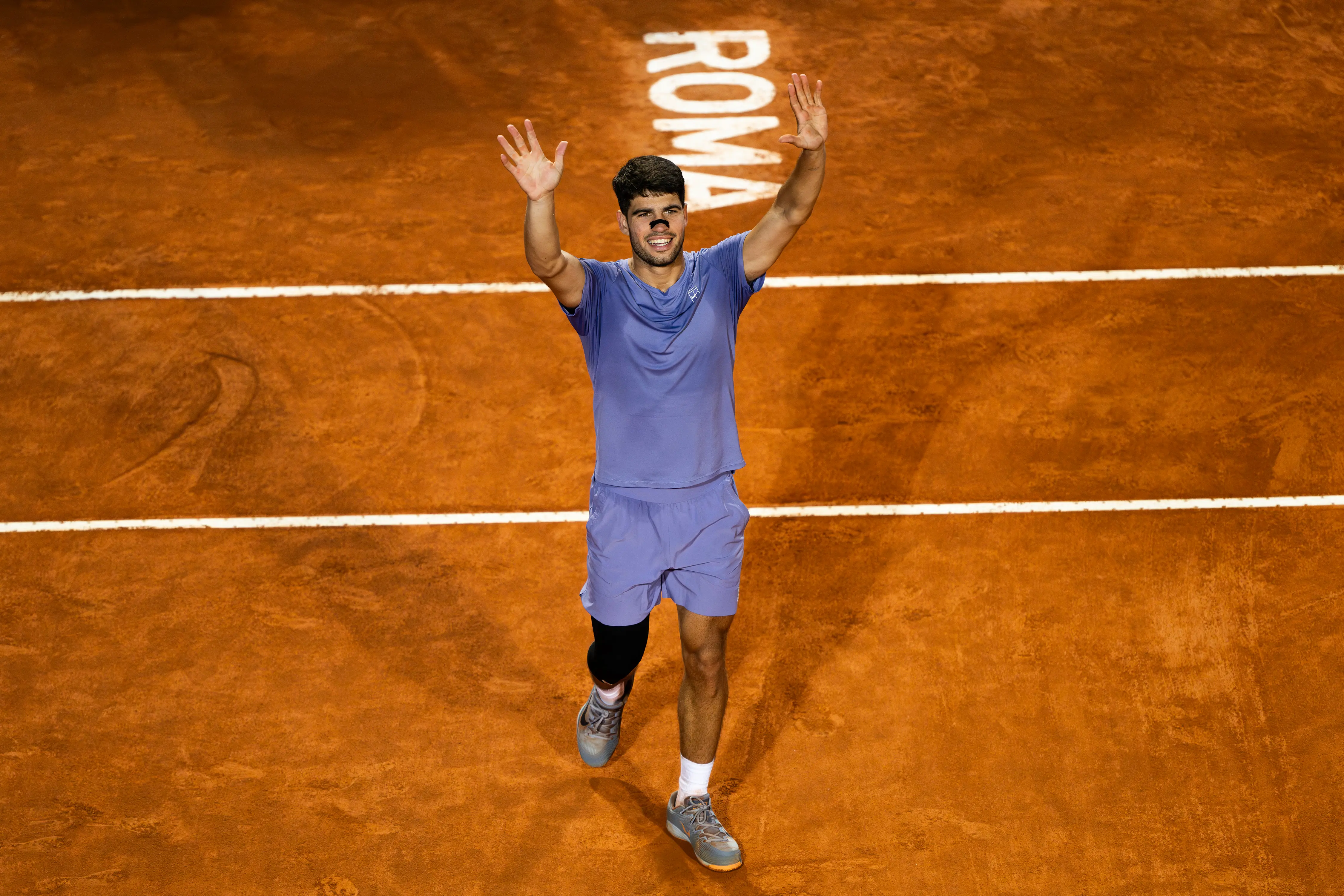 Alcaraz, Sinner launch French Open bids as Swiatek seeks lift