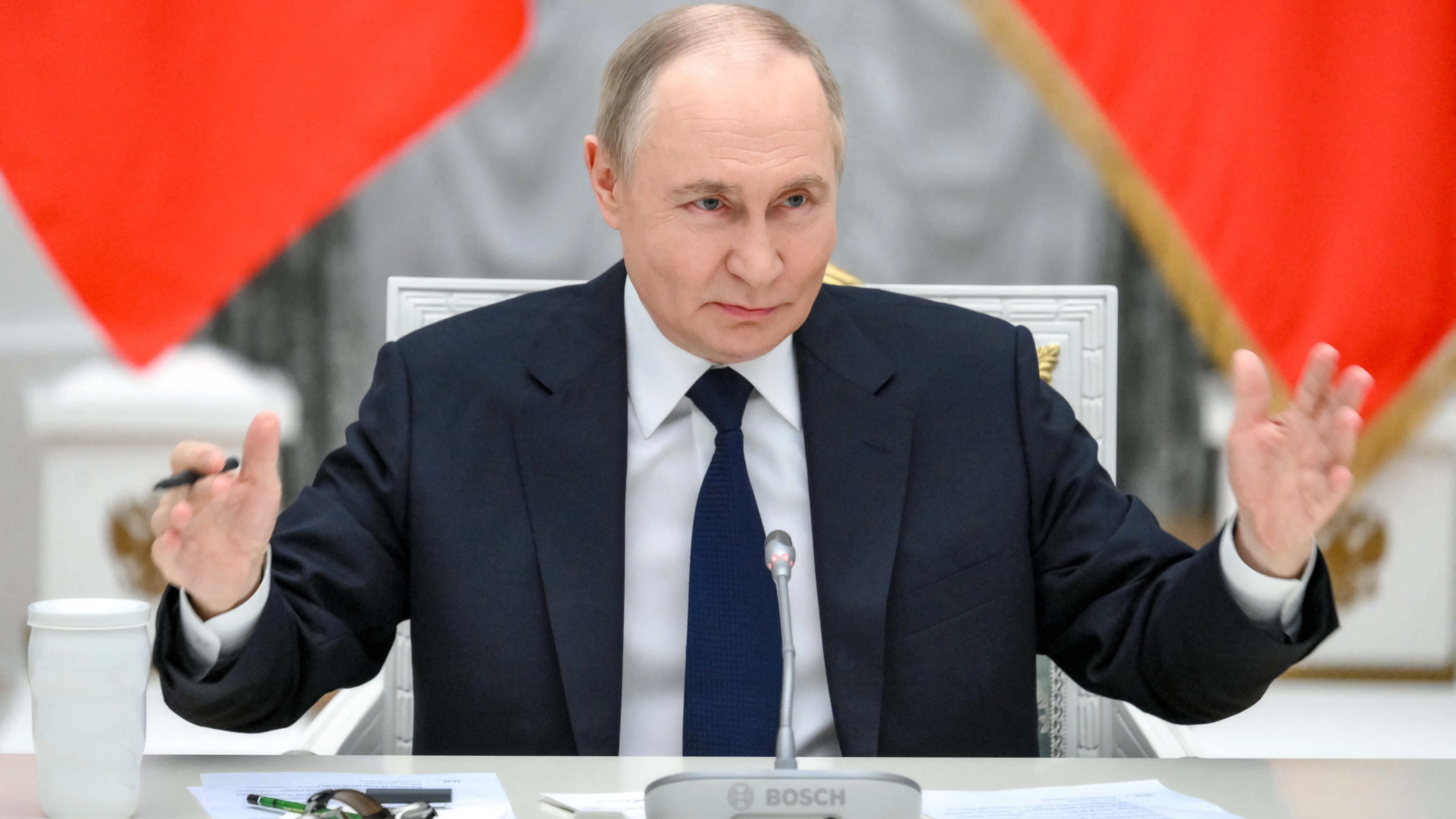 Putin wants to choke silicon valley tech giants in Russia Putin wants to choke silicon valley tech giants in Russia