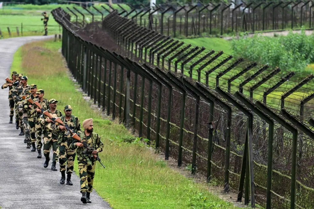 13 stranded in no man's land as India, Bangladesh deny to recognise their citizenship