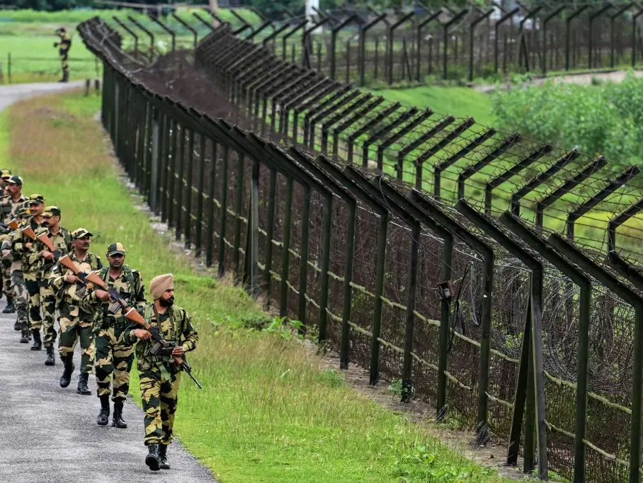 13 stranded in no man's land as India, Bangladesh deny to recognise their citizenship 13 stranded in no man's land as India, Bangladesh deny to recognise their citizenship