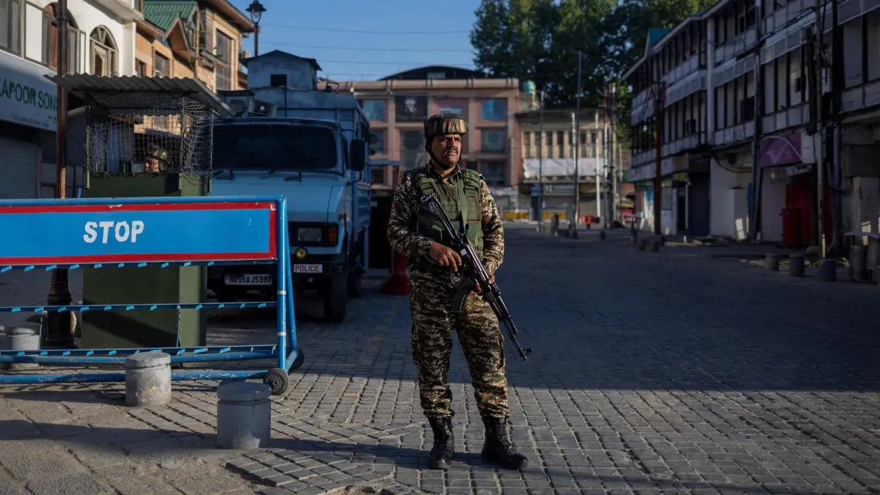 J&K Police conducts counter-intelligence raids in multiple locations in Kashmir