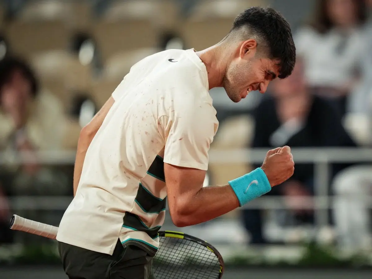 Roland Garros: Reigning French Open champion Alcaraz wobbles but reaches last 16
