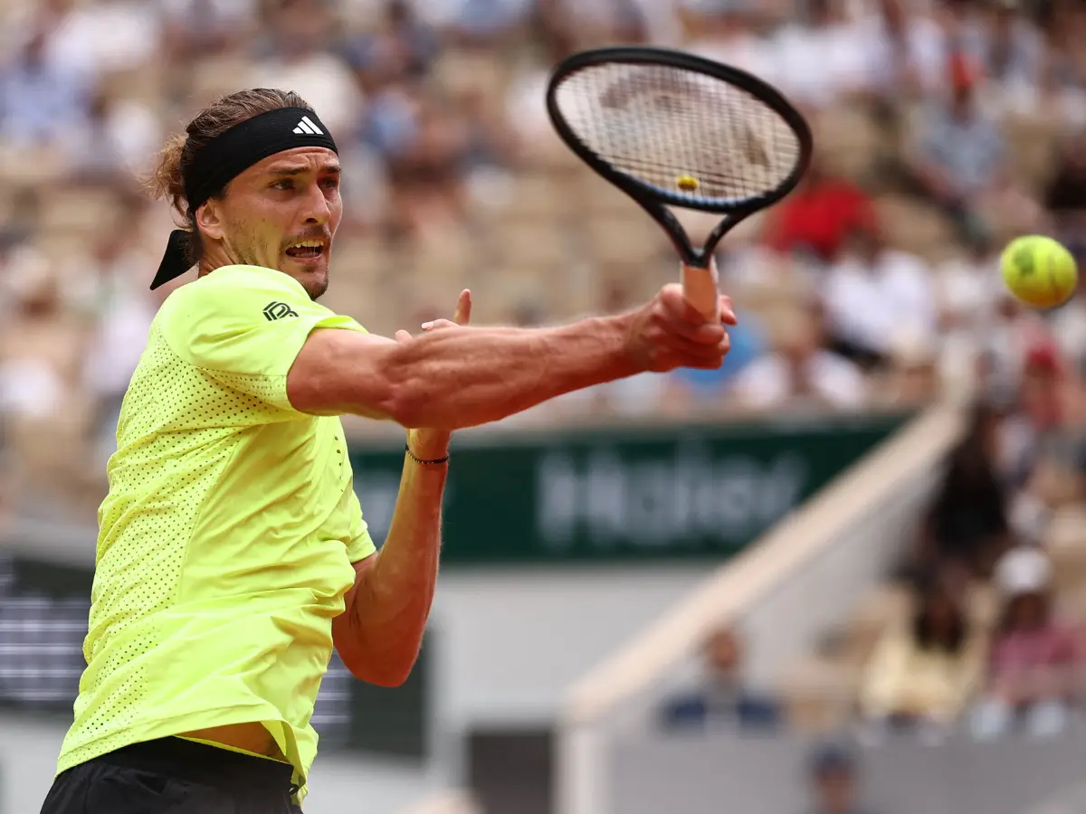 French Open 2025: Alexander Zverev cruises into fourth round; Jannik Sinner eases past Jiri Lehecka