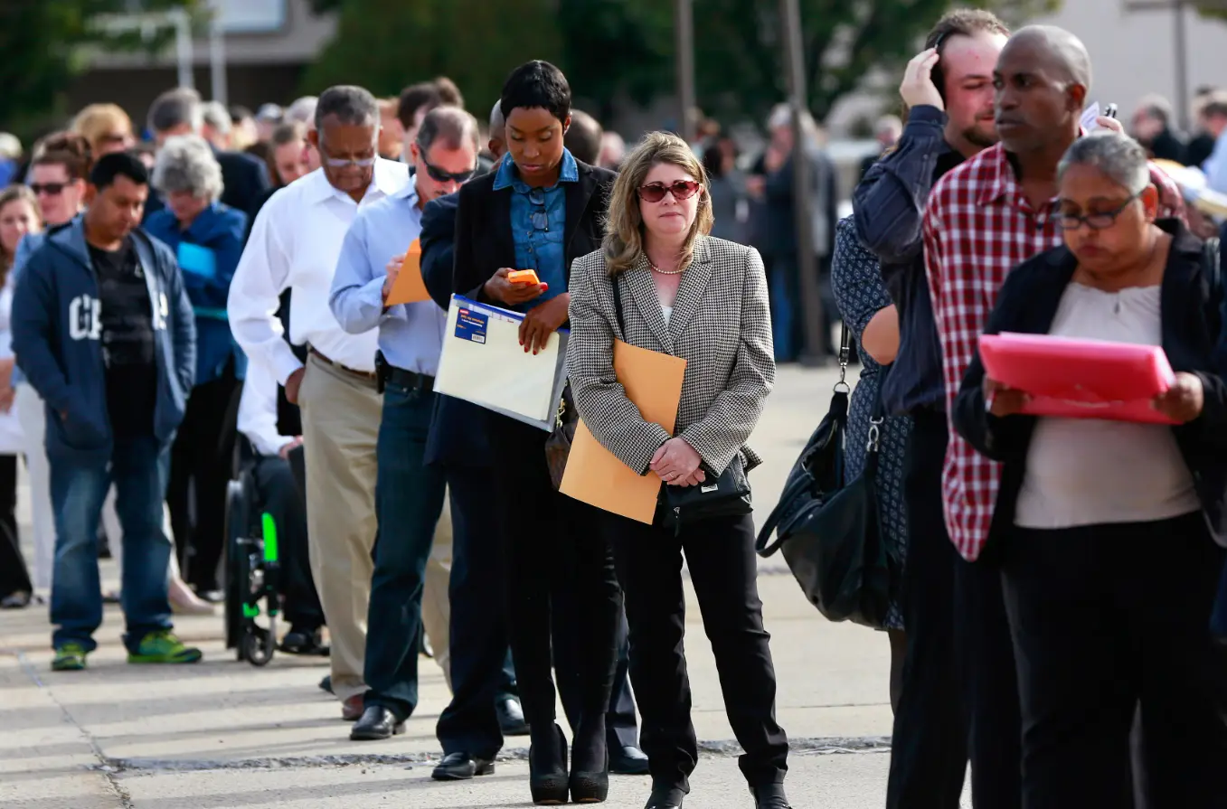 US job growth slows amid profit slump and Trump tariff uncertainty