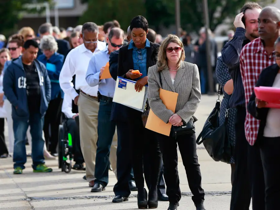 US job growth slows amid profit slump and Trump tariff uncertainty