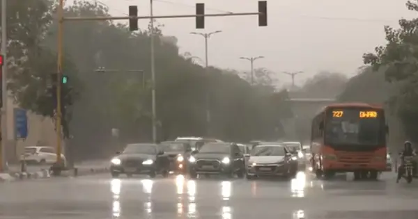 Rain lashes Delhi-NCR after dust storm, brings respite from heat