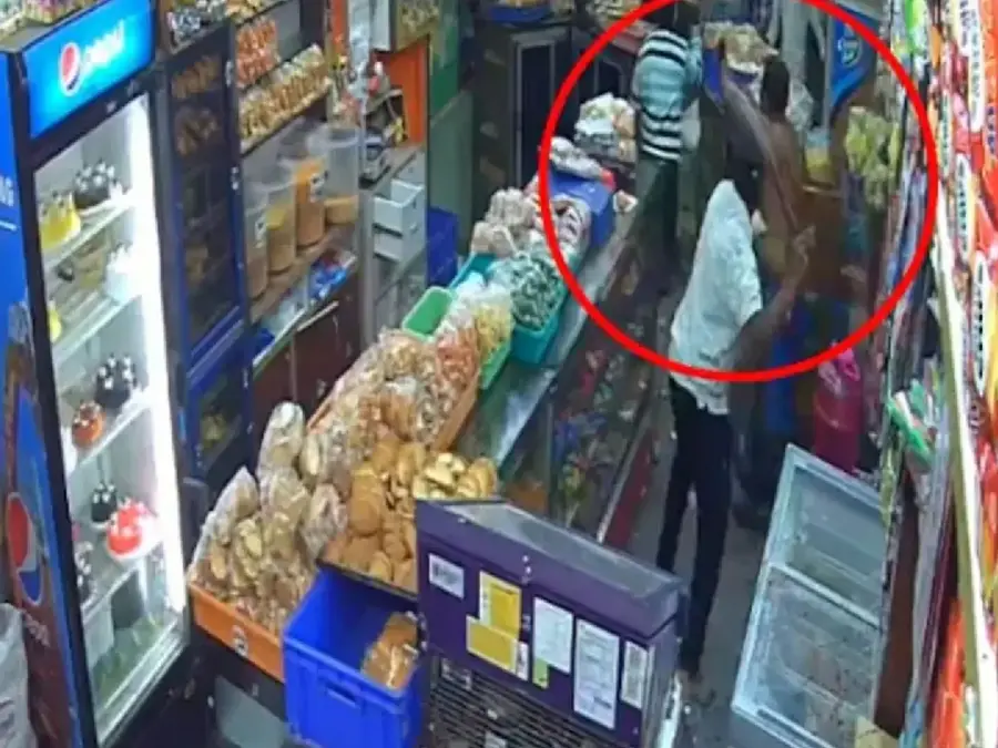 Man hacked to death with machetes in Karnataka bakery, murder captured on CCTV; 7 arrested