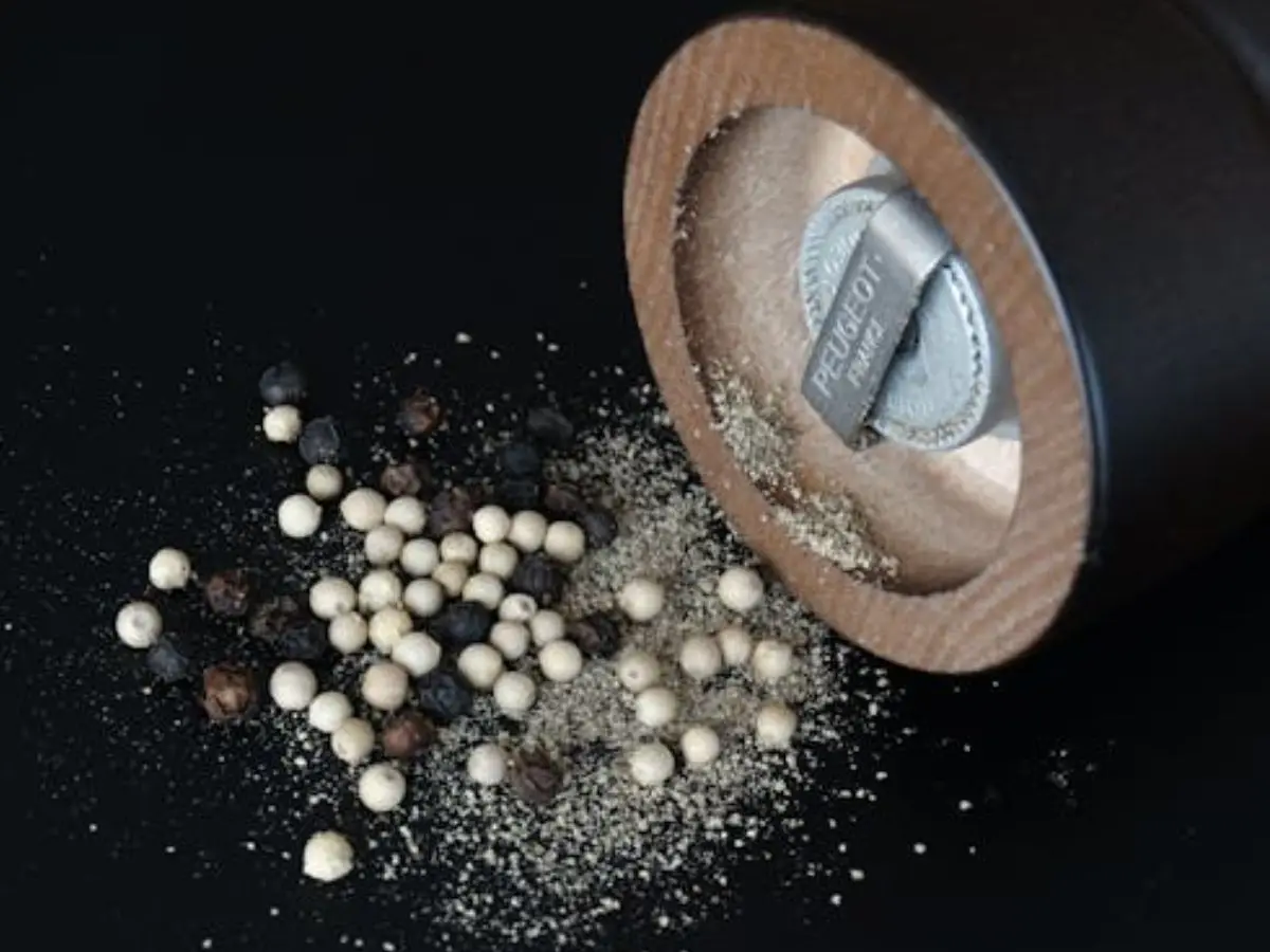 Salt and Pepper Must Be Liquids