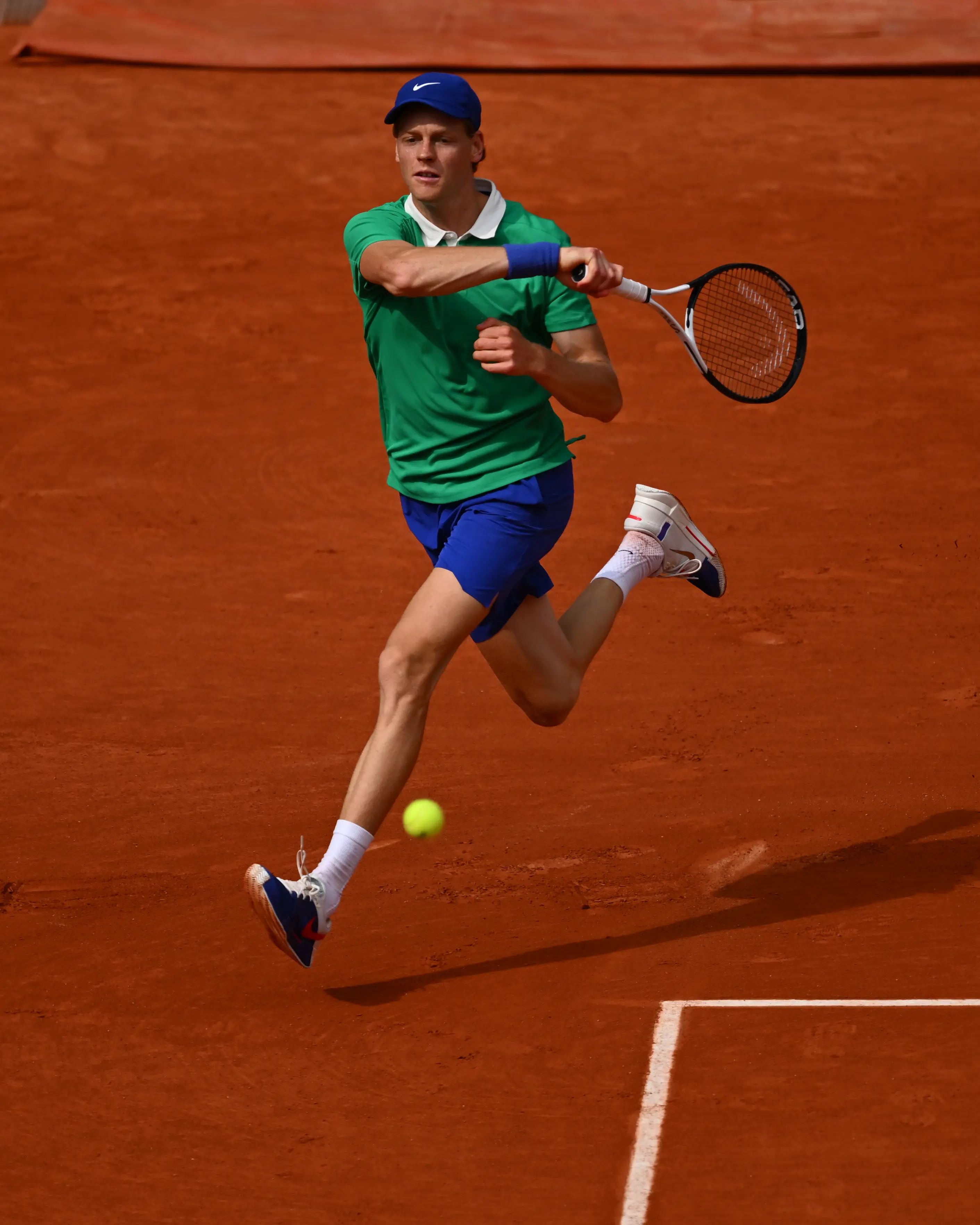 French Open 2025: Sinner ends Bublik's dream run in straight sets to enter semis