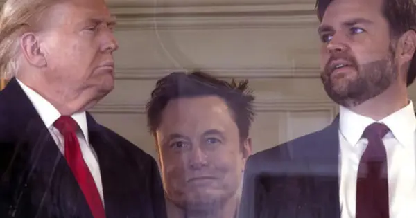 Is Musk's war against world's most powerful man a HUGE MISTAKE? ...