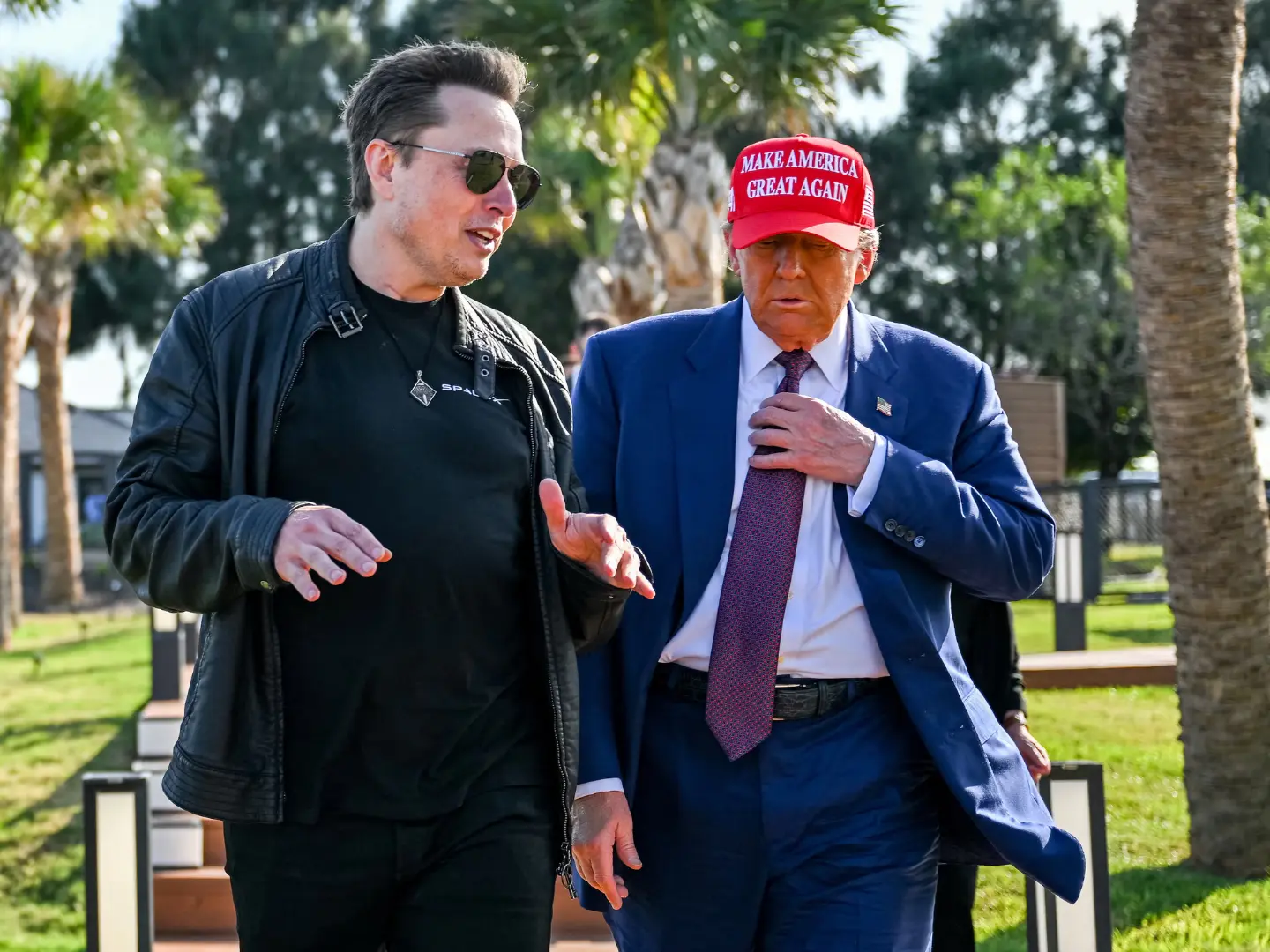 Trump Mask Split: Prez of the US calls Elon a