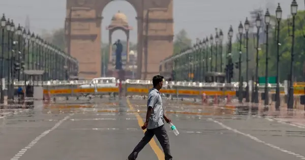IMD issues red alert for heatwave in Delhi, as mercury rises to 45ºC