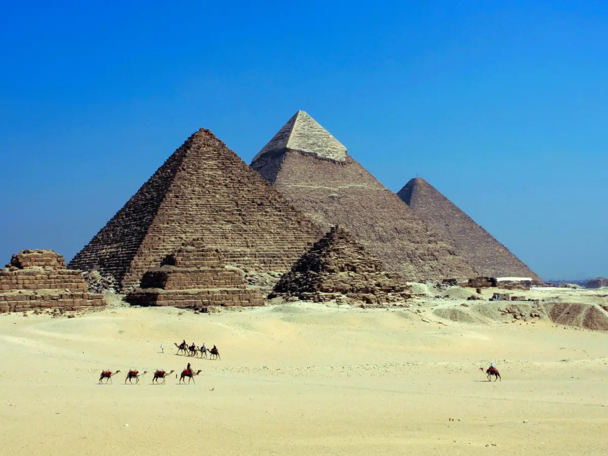 Another city detected under Egyptian pyramid by scientists who found Khafre towers. 'Bu****it', says expert