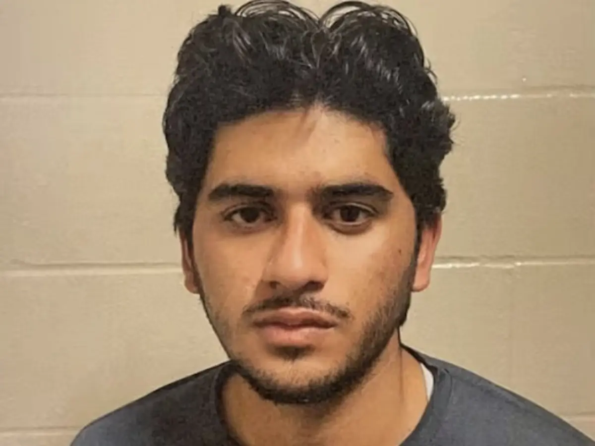 Pakistani man planning 'ISIS-inspired mass shooting' on Brooklyn Jewish centre extradited to US Pakistani man planning 'ISIS-inspired mass shooting' on Brooklyn Jewish centre extradited to US