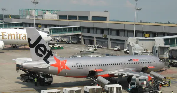 Jetstar Asia to Close, Affecting Flights and Laying Off Staff
