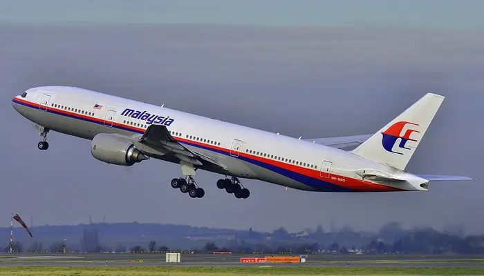  This Boeing plane mysteriously vanished mid-air along with its passengers! All about MH370's unsolved case 