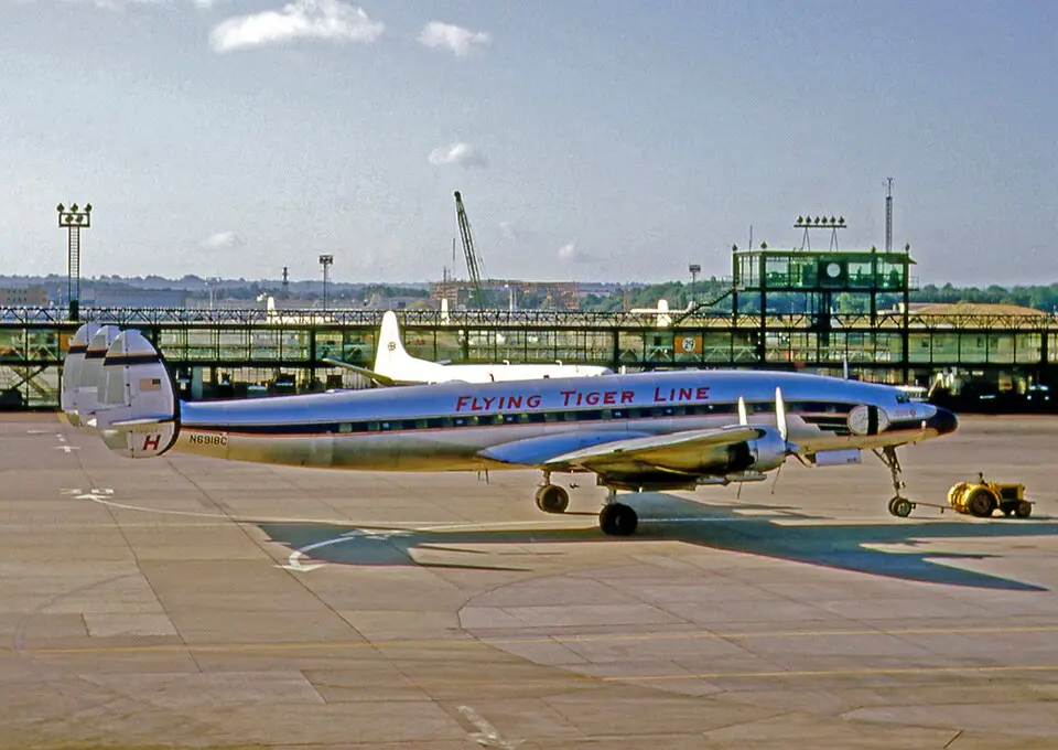 Flying Tiger Line Flight 739 (Boeing 707) - Passengers/Crew: 107 (93 US soldiers)
