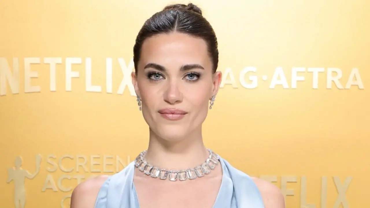 Bridgerton actress Genevieve Chenneour fights with phone snatcher, internet reacts