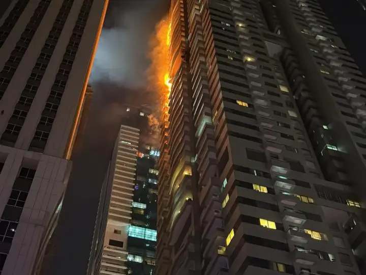 '764 apartments, 3,820 people': Massive fire erupts in 67-storey building in Dubai Marina - WATCH '764 apartments, 3,820 people': Massive fire erupts in 67-storey building in Dubai Marina - WATCH