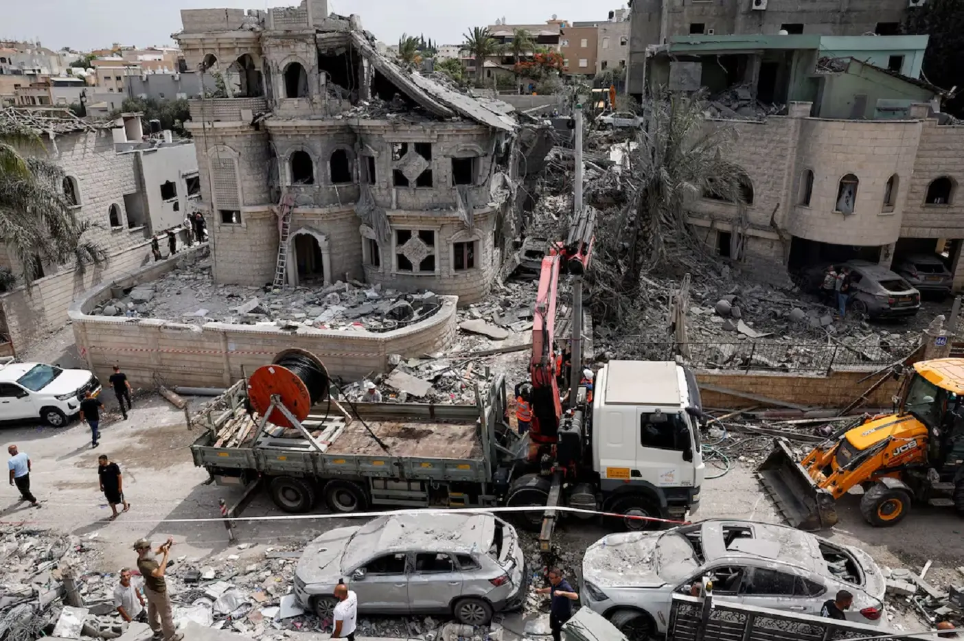 10 killed in Israel, 7 missing; IDF warns Iranians near military sites to evacuate
