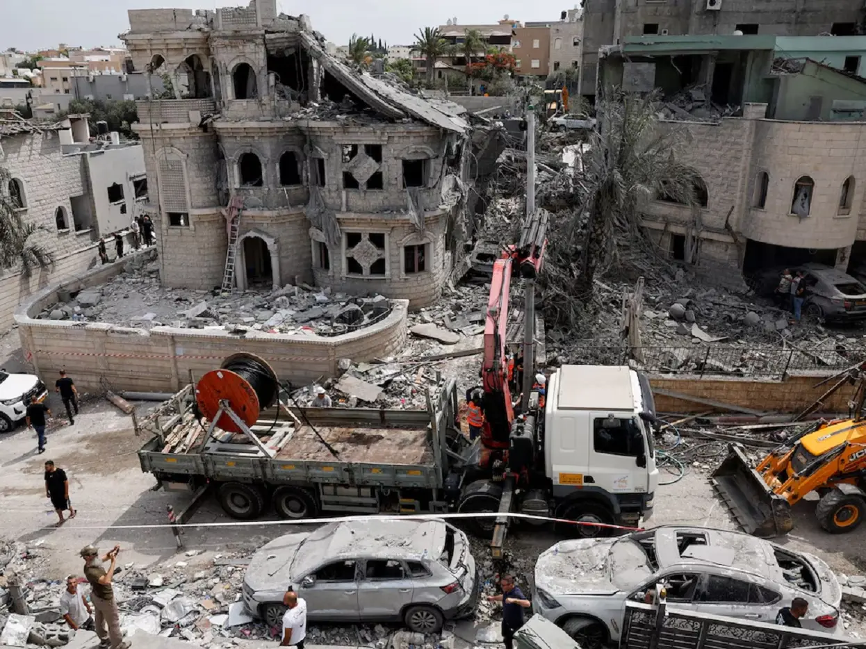 10 killed in Israel, 7 missing; IDF warns Iranians near military sites to evacuate 10 killed in Israel, 7 missing; IDF warns Iranians near military sites to evacuate