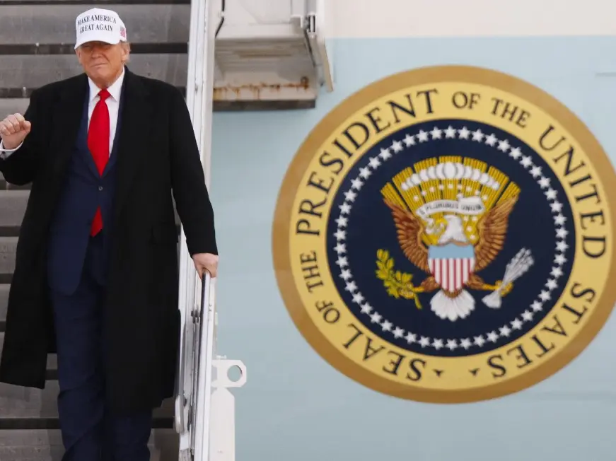  Trump urges Israel and Iran to 'make a deal,' but says they may need to 'fight it out' 
