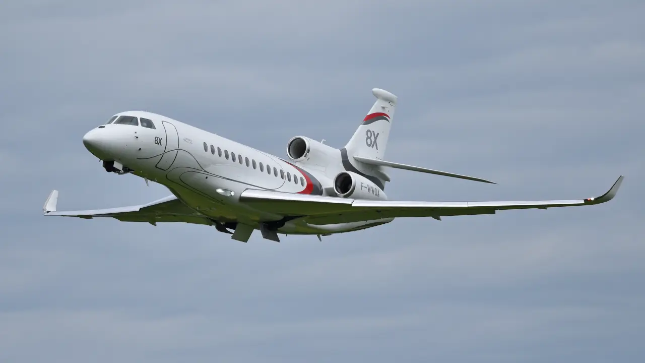 Dassault Falcon 8X – French Precision in the Skies