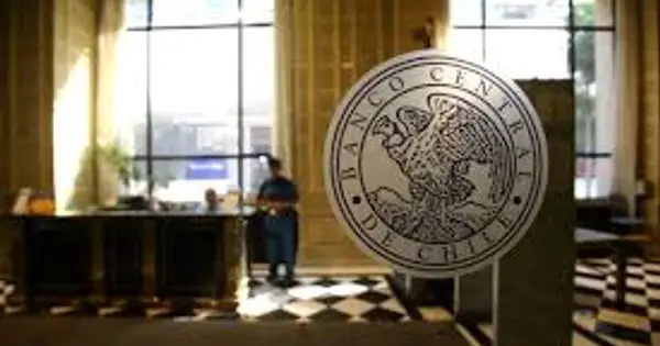 Chile Holds Rates Amid Middle East Concerns, Hints at Cuts