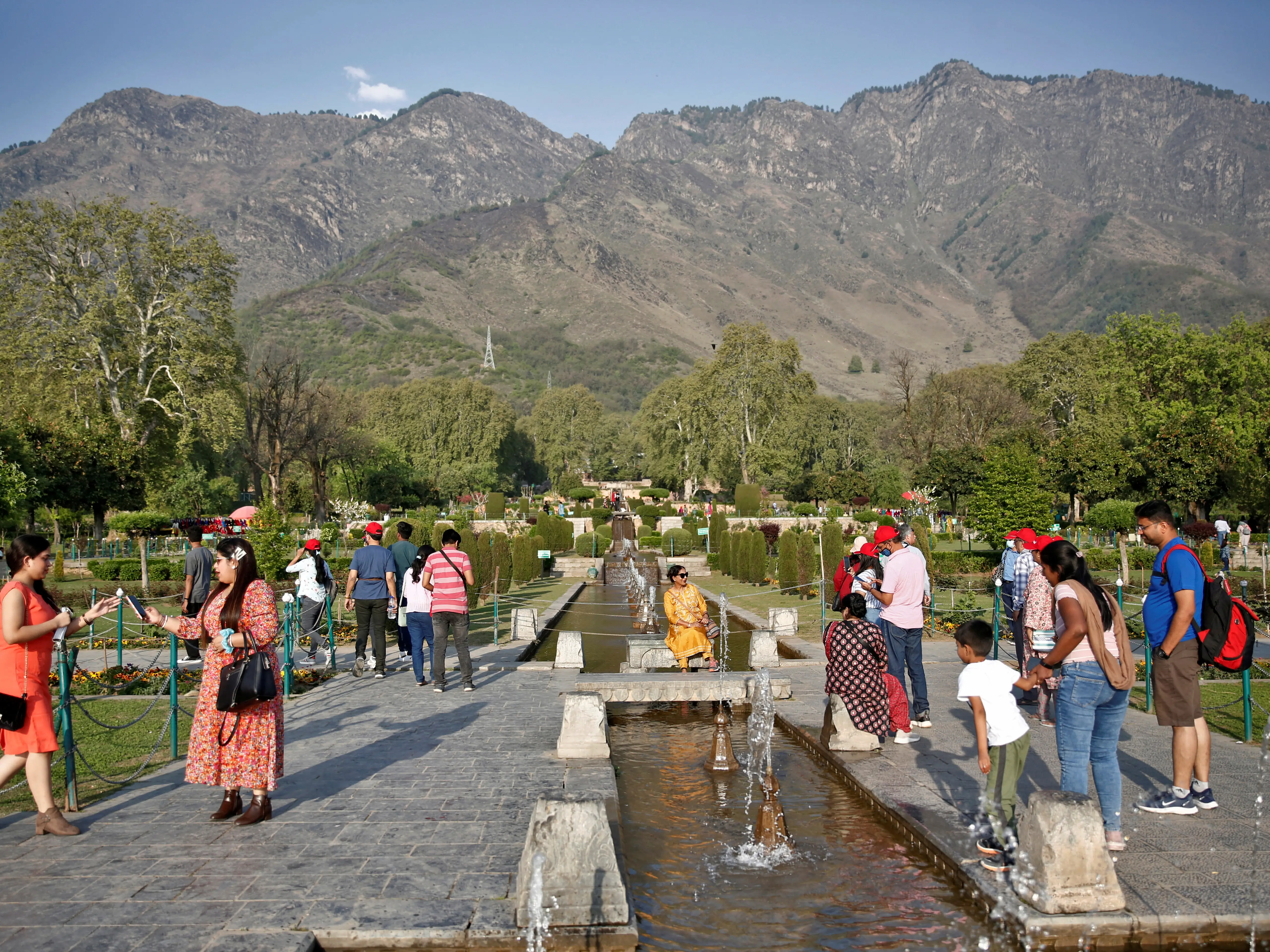 Tourists welcome re-opening of 16 tourist spots in J&K Tourists welcome re-opening of 16 tourist spots in J&K