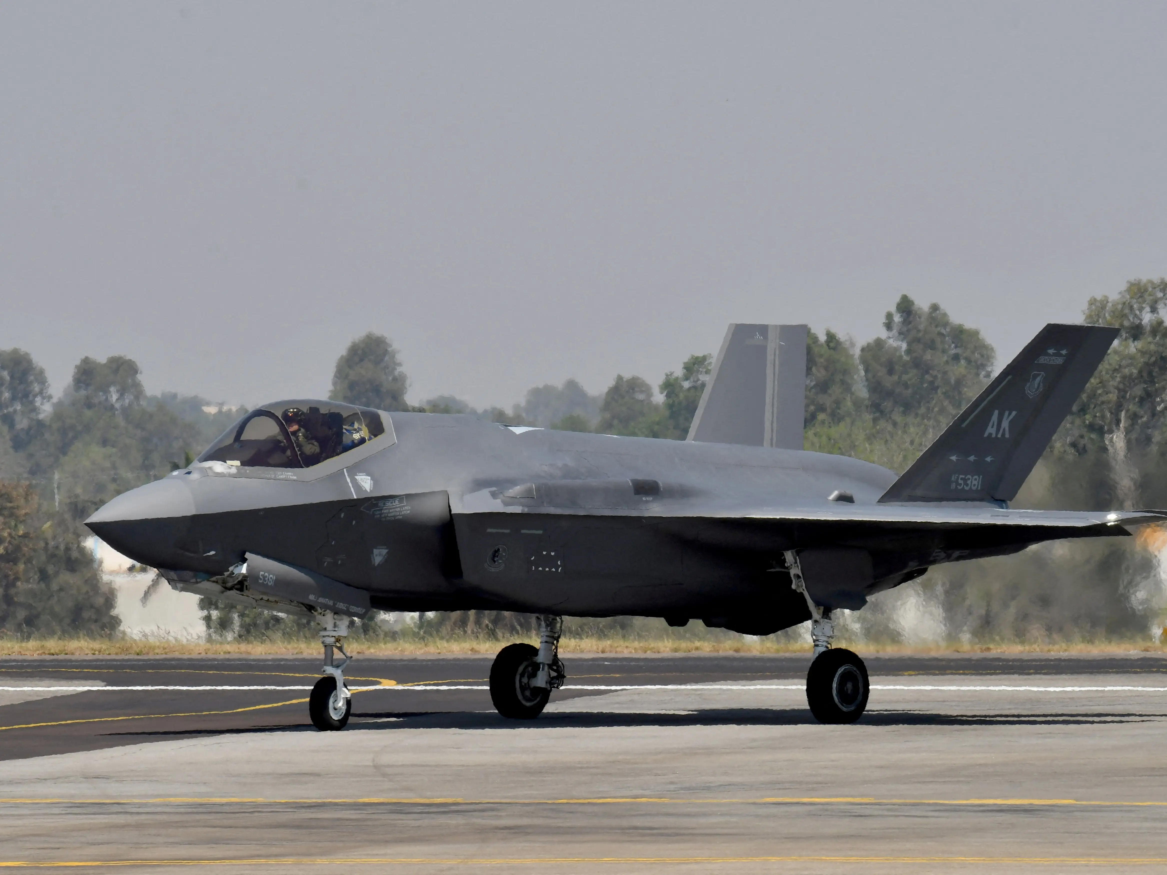 Why world's most expensive fighter jet F-35B is GROUNDED in India? Know its price Why world's most expensive fighter jet F-35B is GROUNDED in India? Know its price