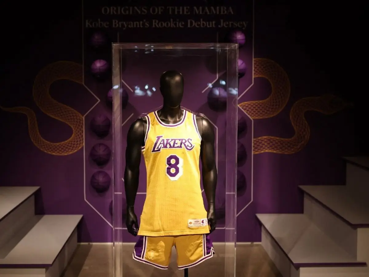 Los Angeles Lakers to be sold in record-breaking $10bn deal - Report Los Angeles Lakers to be sold in record-breaking $10bn deal - Report
