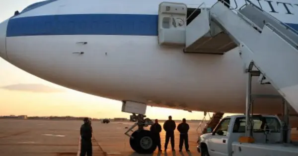 'Doomsday plane' E-4B, a nuclear holocaust bunker ...
