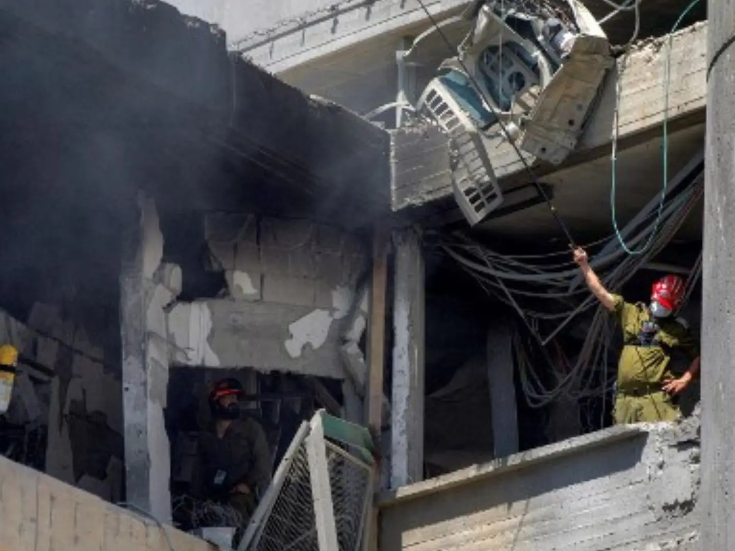  Israel vows to hold accountable the 'cowardly ruler' Khamenei, Iran says this is Netanyahu-manufactured war 