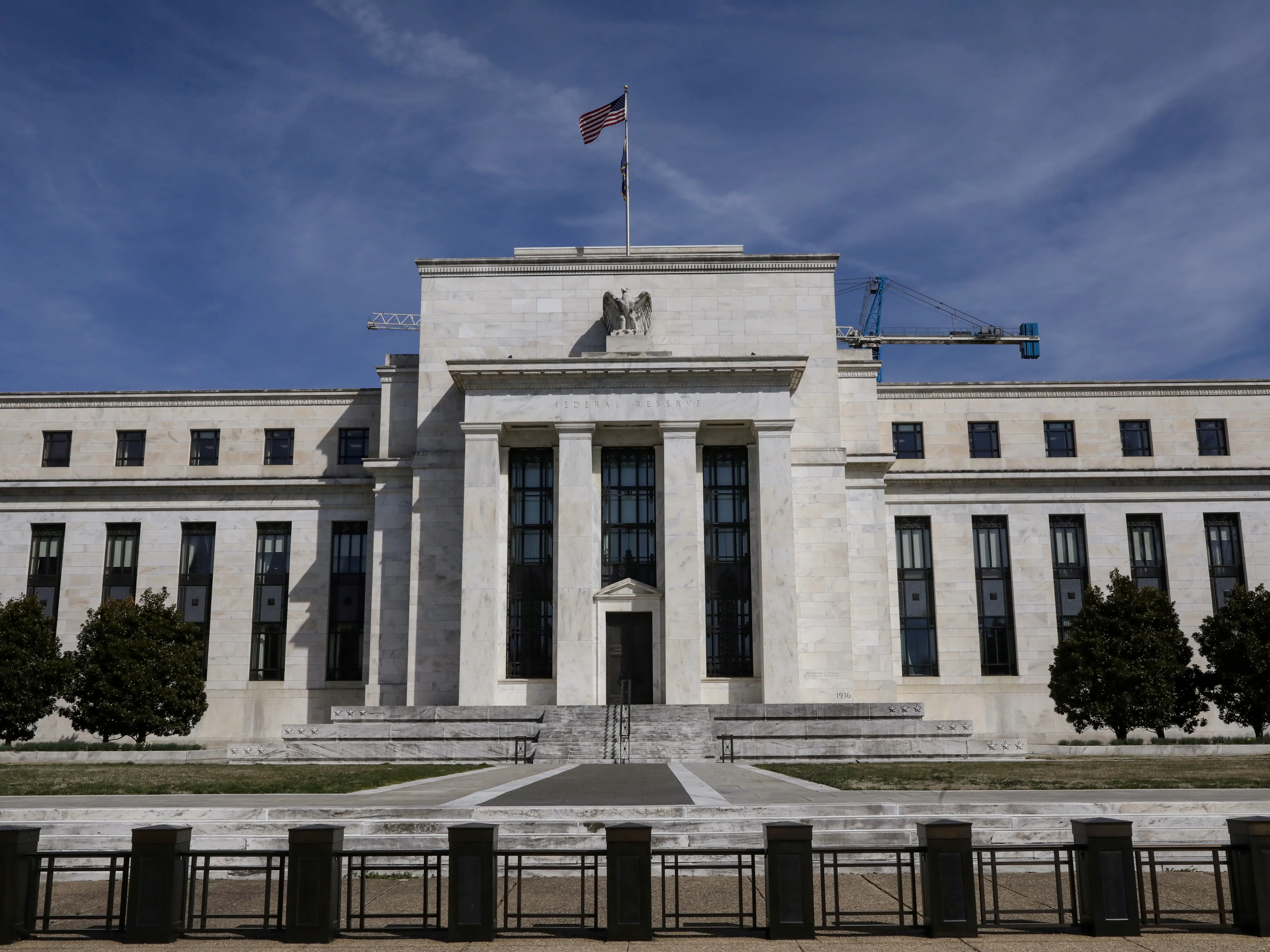 Fed divided on rate cuts as Trump pressure, tariff inflation complicate outlook Fed divided on rate cuts as Trump pressure, tariff inflation complicate outlook